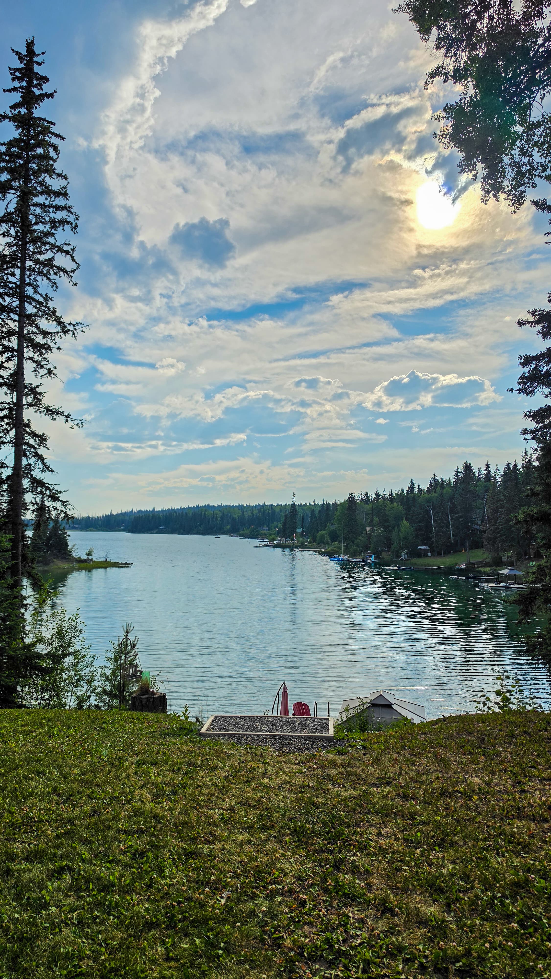 Silver Fox Lake house (main cabin + guesthouse) - Photo 1